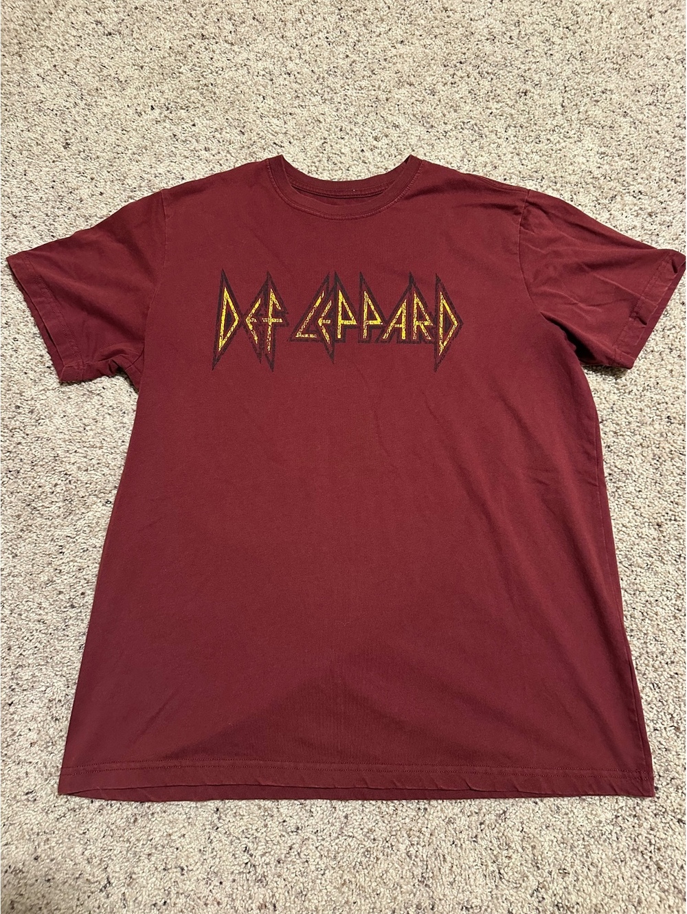 Def Leppard Vintage Style Band T-Shirt Burgundy Large